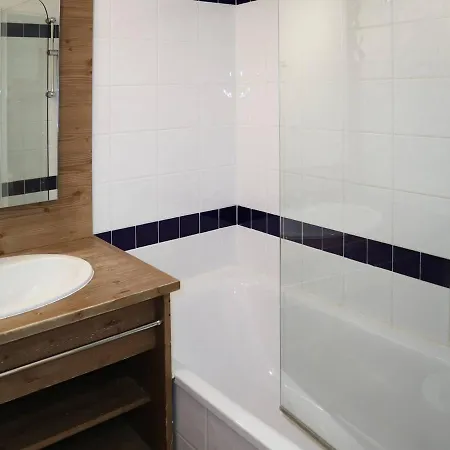 Skis Aux Pieds Avec Piscine Interieure, Proche Services - Fr-1-322-478 Apartment