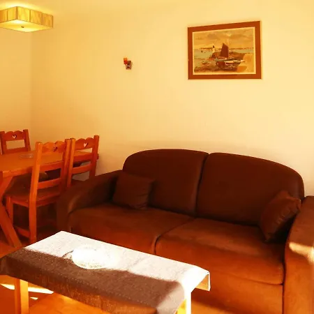Skis Aux Pieds Avec Piscine Interieure, Proche Services - Fr-1-322-478 Apartment *